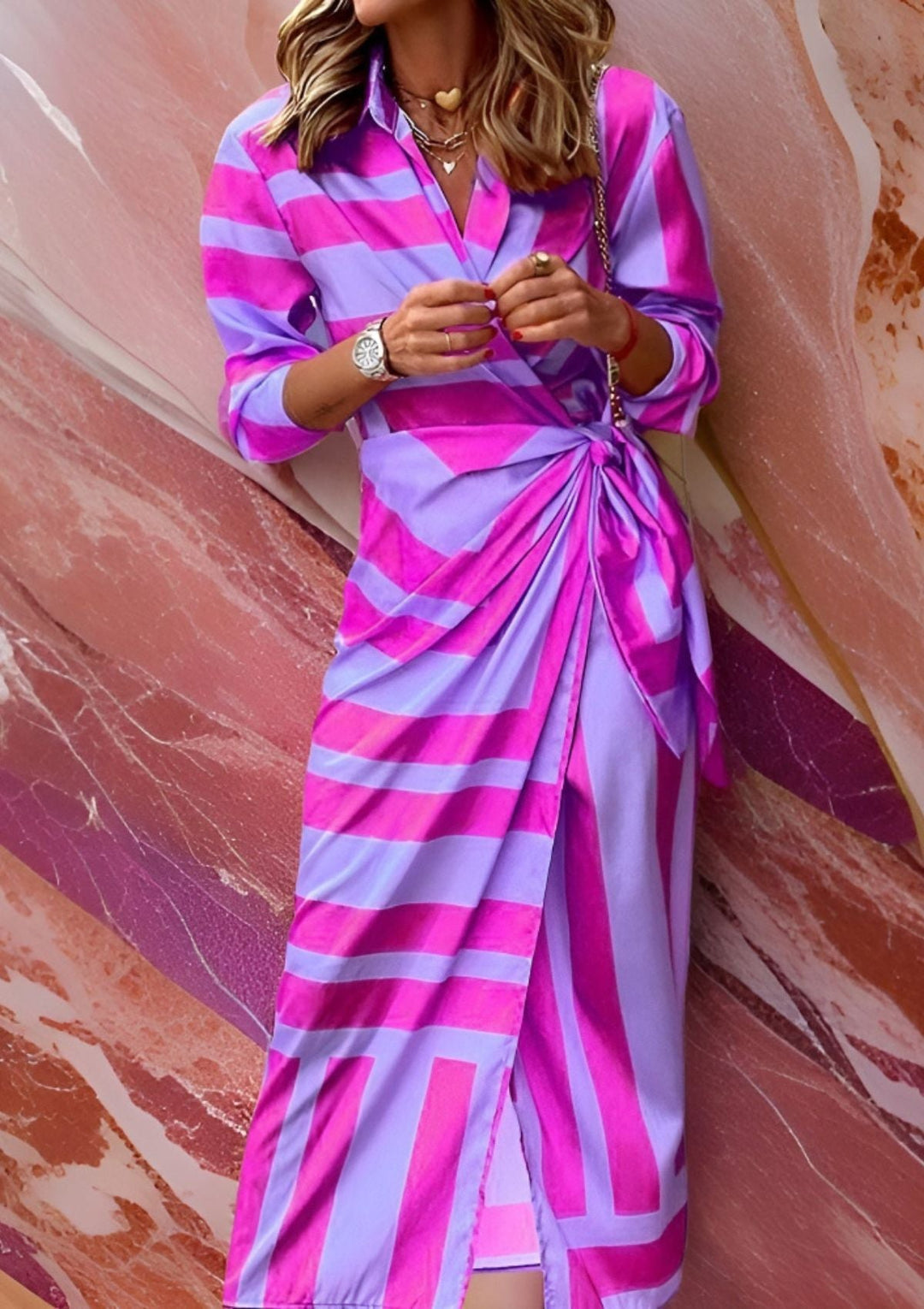 OLIVIA I BEDRUCKTES TAILLIERTES HEMDKLEID