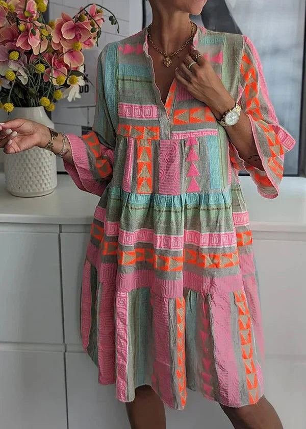 AVA I SCHICKES SOMMERKLEID MIT V-AUSSCHNITT